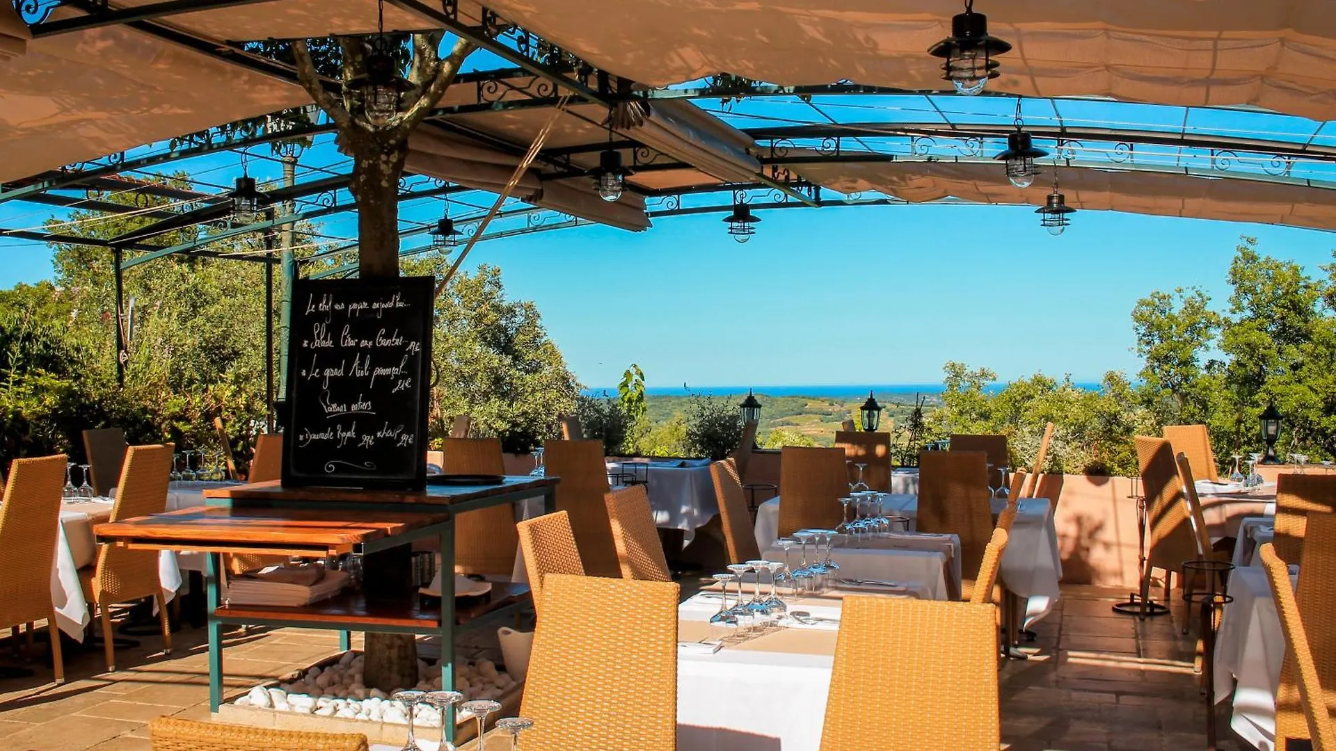 Happy Tropez, Au Coeur Du Village De Gassin